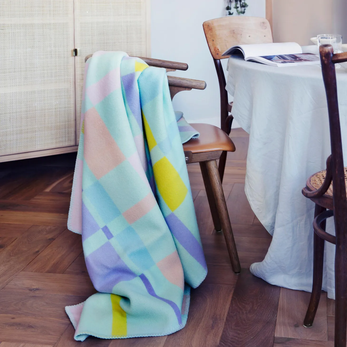 CITY Throw, pastel