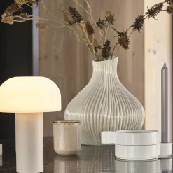 Eik vase M, creme
