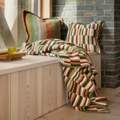 IDA Throw, olive burgundy