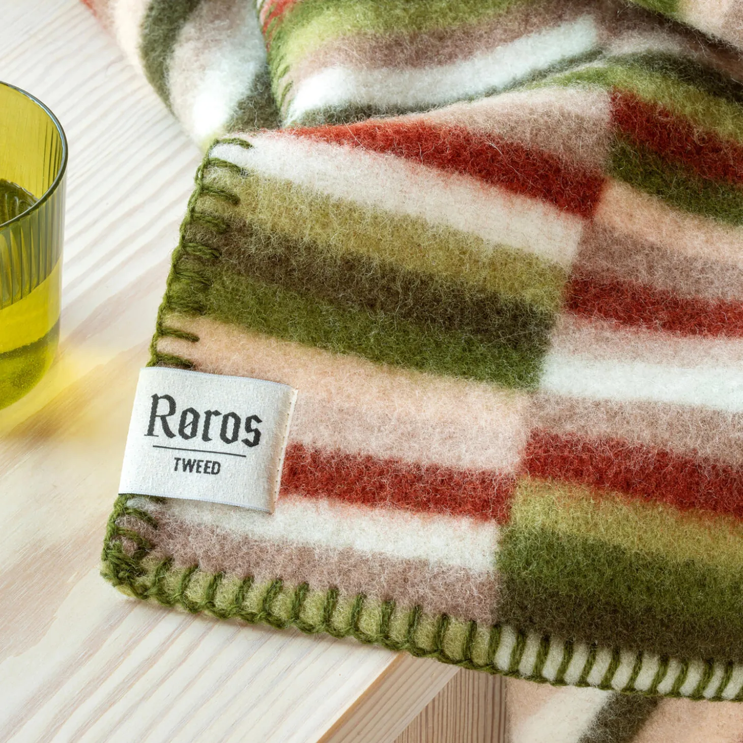 IDA Throw, olive burgundy