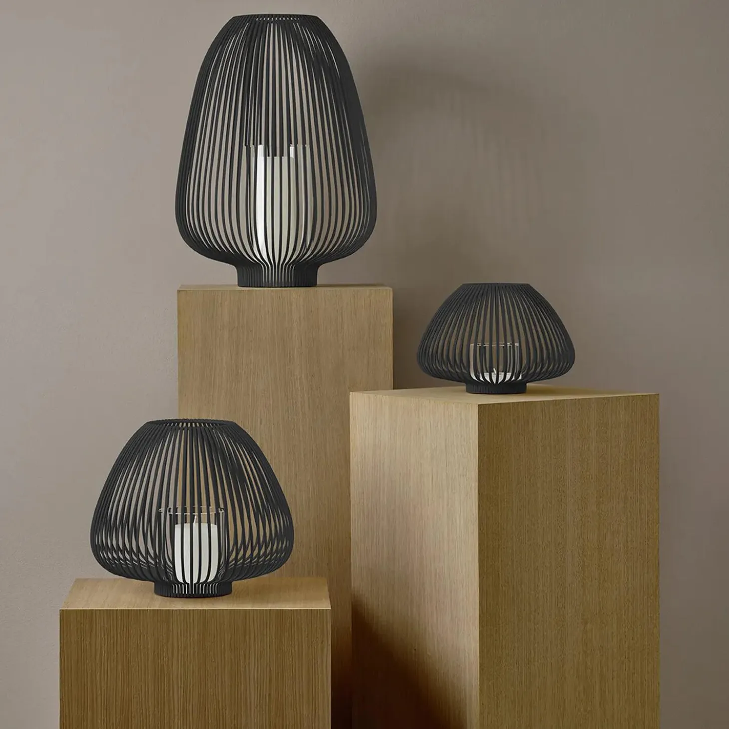 LYVA Lanterne L, black