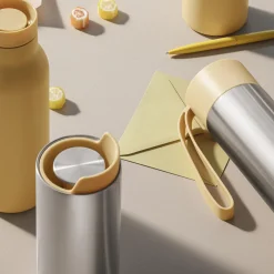 To Go Cup, golden sand